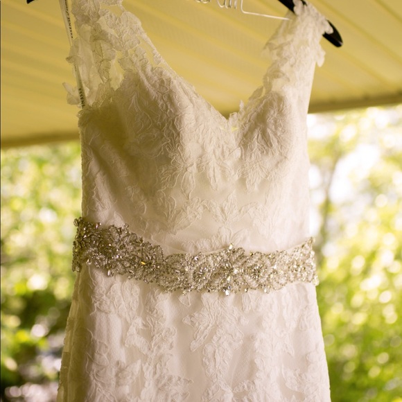 Essence of Australia Wedding Dress Style D1695 - Picture 2 of 3